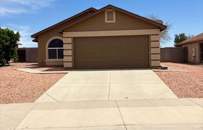 **Excellent 3br/2ba/2 car garage HOUSE (UNIVERSITY & 88TH STREET)