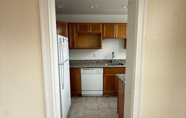 2 beds, 2 baths, 1,303 sqft, $2,200, Unit New King Edward  501