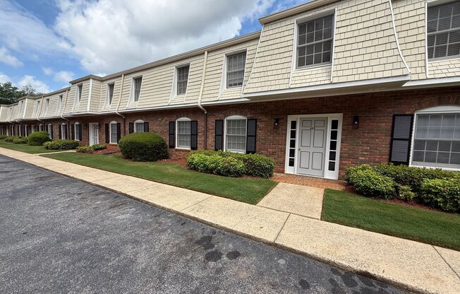 Royal Springs Apartments
