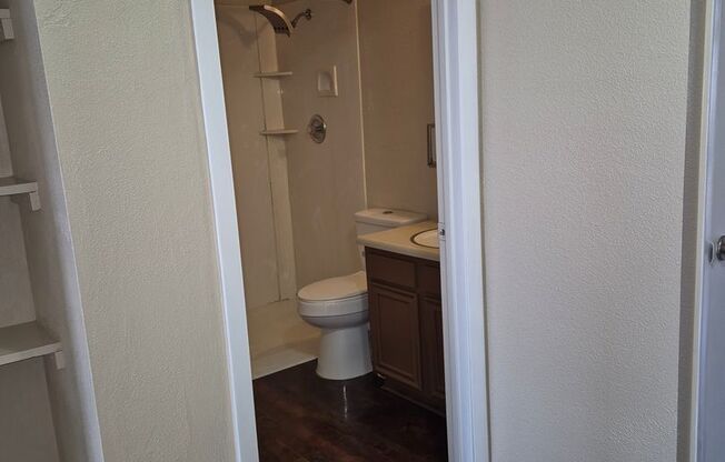 2 beds, 1 bath, 792 sqft, $1,000, Unit #3