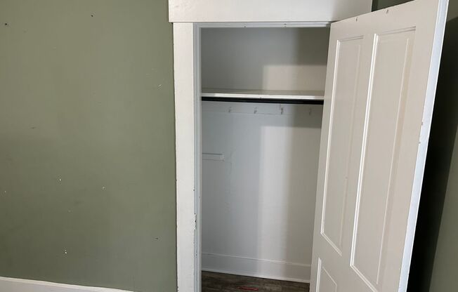 2 beds, 1 bath, $1,000