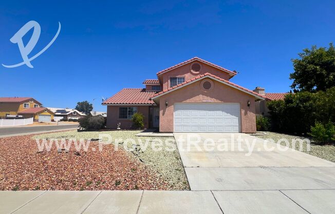 3 Bed, 2.5 Bath Home with Downstairs Primary In Victorville!!