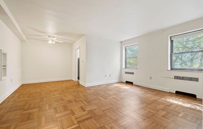 1 bed, 1 bath, 851 sqft, $1,000, Unit 306