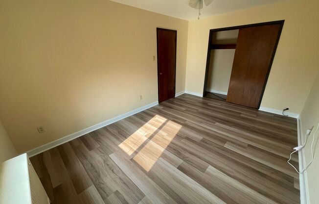 1 bed, 1 bath, 600 sqft, $1,229, Unit 5627 Rippey St. #B5