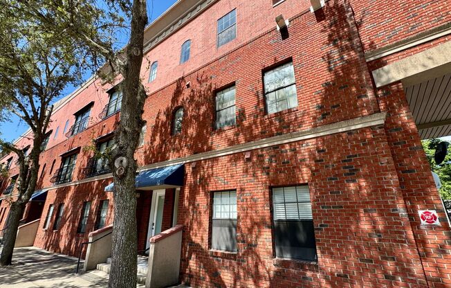 The Lofts - Move in Special!