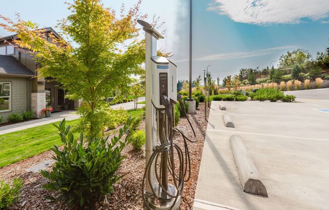 3 beds, 2.5 baths, 1,523 sqft, $2,665, Unit 03-31