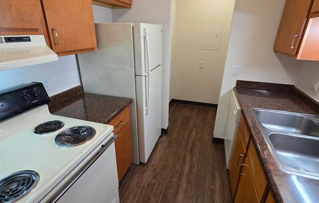 2 beds, 1 bath, 955 sqft, $1,225, Unit 19 - 204