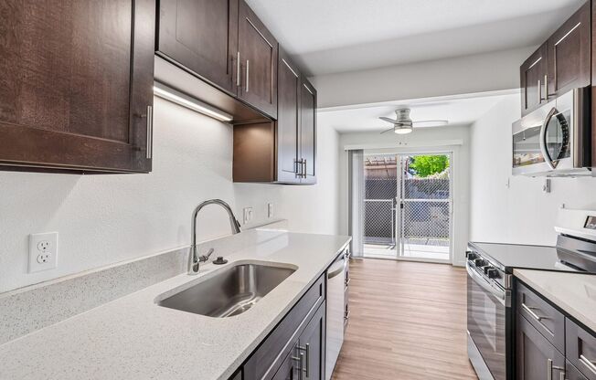 1 bed, 1 bath, 698 sqft, $1,399, Unit 83