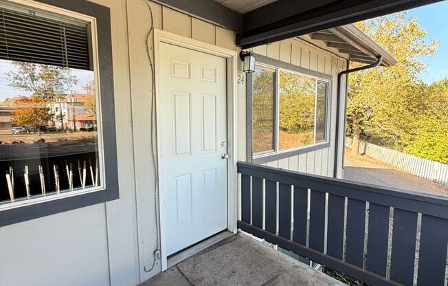2 beds, 1 bath, $1,350, Unit 24