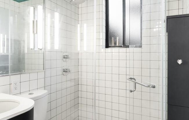 Studio, 1 bath, 400 sqft, $3,100, Unit 817