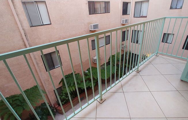 2 beds, 2 baths, 910 sqft, $2,595, Unit 412