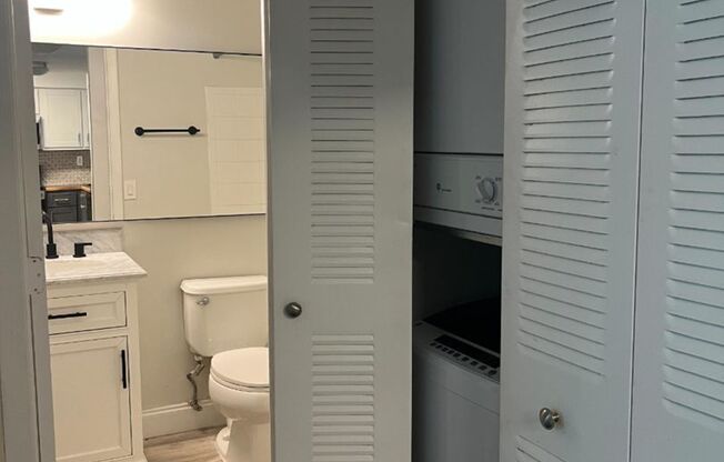 2 beds, 2 baths, 950 sqft, $1,990, Unit 6860-107