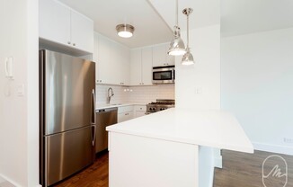 1 bed, 1 bath, $4,450, Unit 11E