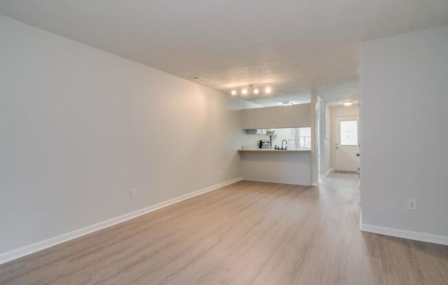 Remodeled 2 bedroom 1.5 bathroom townhome close to everything!