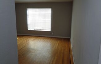 Studio, 1 bath, 350 sqft, $1,150, Unit 104