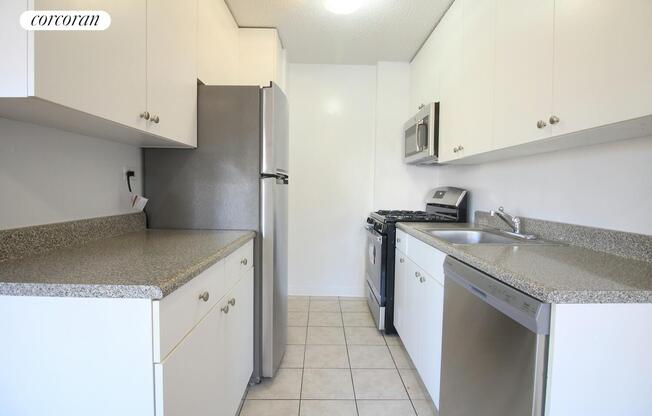 1 bed, 1 bath, $4,500, Unit 14D