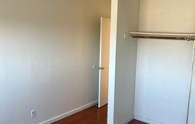 2 beds, 1 bath, $2,200, Unit 2