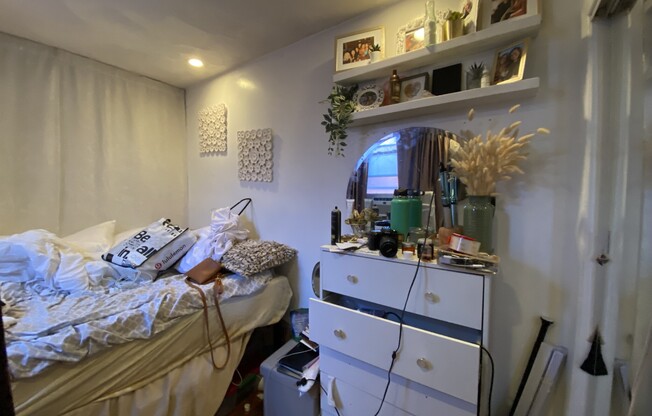 2 beds, 1 bath, 850 sqft, $3,800, Unit 8F