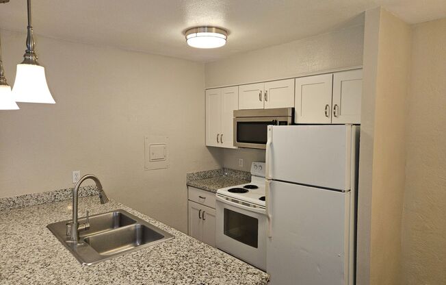 2 beds, 1 bath, $1,200, Unit 590