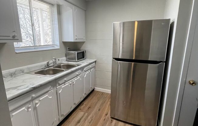 2 beds, 1 bath, $1,195, Unit 509 Perrin #1