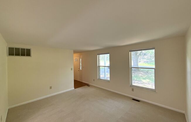 4-Bedoom Home in Carmel Area!