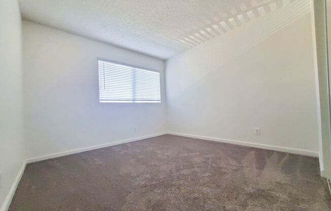 1 bed, 1 bath, 650 sqft, $1,595, Unit 27