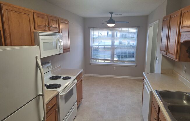 3 beds, 2 baths, $1,650