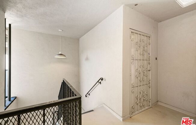 3166 S SEPULVEDA BLVD