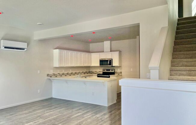 FREE RENT!! NEARLY NEW  HOME IN EZ LIVING COMMUNITY IN HAZEL DELL