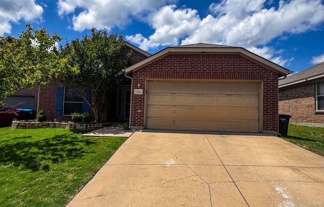 3 Bed/2 Bath House For Rent in Burleson ISD with Easy Access to I35