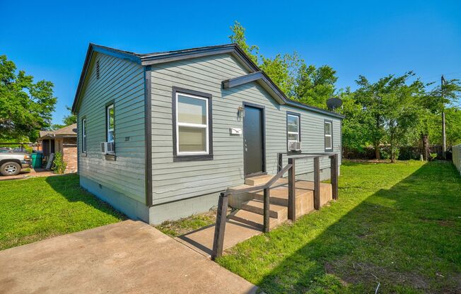 3 bed 1 bath in Oklahoma City - Half off on the first month's rent!