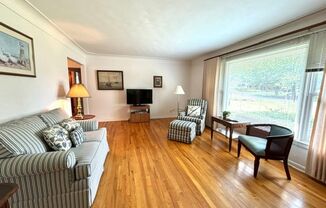 3 beds, 1 bath, $1,950