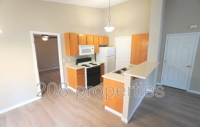 6589 W LUCKY LN