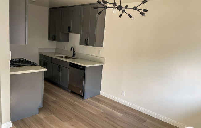 1 bed, 1 bath, 600 sqft, $1,800, Unit 6