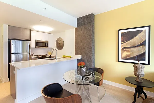 Studio, 1 bath, $3,295, Unit 909W