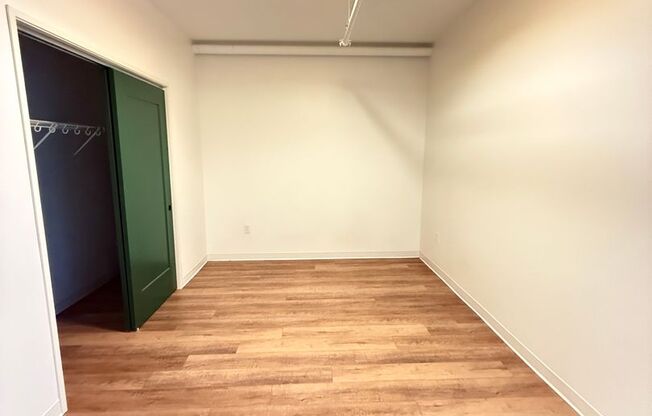 Studio, 1 bath, 615 sqft, $1,575, Unit Unit 305
