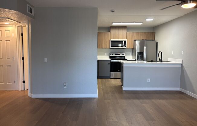 2 beds, 1 bath, 821 sqft, $2,825, Unit D006