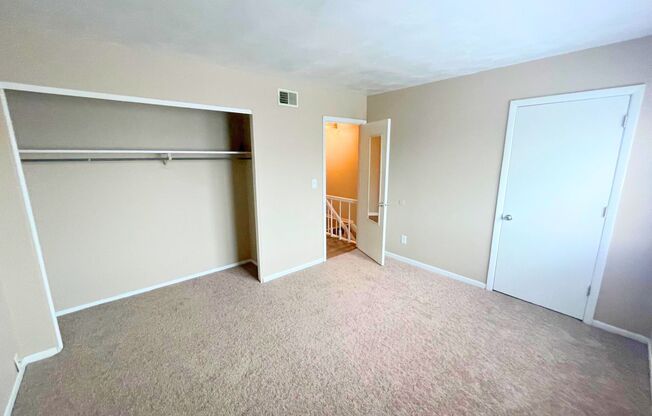 2 beds, 1.5 baths, 994 sqft, $1,050, Unit 8