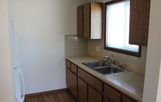 2 beds, 1 bath, 990 sqft, $999.99, Unit 603