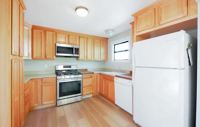 2 Beds 1.5Baths Single-family House Available for Rent!