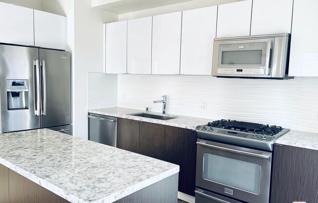 1 bed, 1 bath, 750 sqft, $4,695, Unit 407