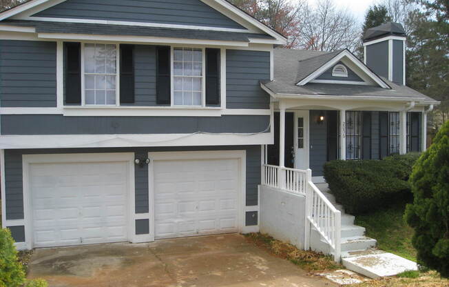 Awesome Split-Level In Kid-Friendly Neighborhood!