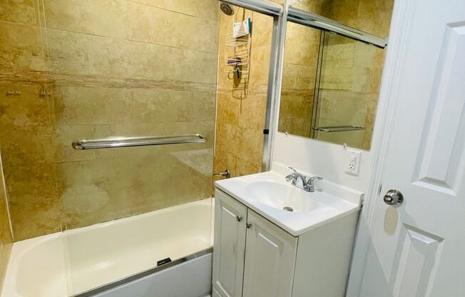 1 bed, 1 bath, 568 sqft, $2,040, Unit Ga- Unit 07