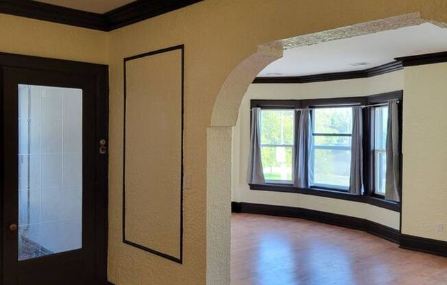 Newly Renovated 3-Bedroom Upper Flat Near Washington Park, Available NOW!