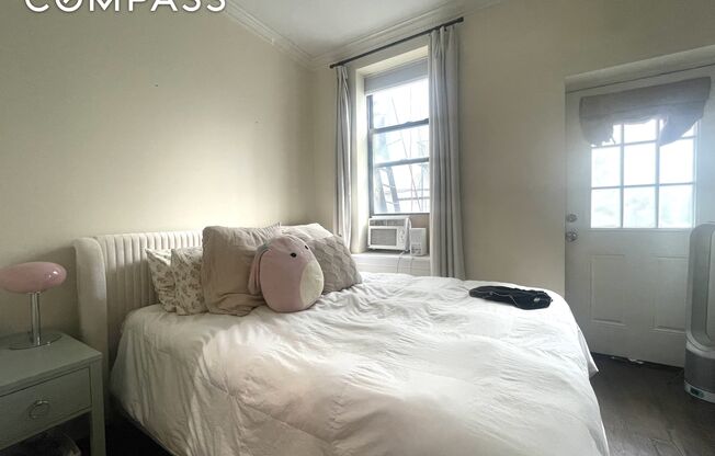 1 bed, 1 bath, $3,500, Unit 2