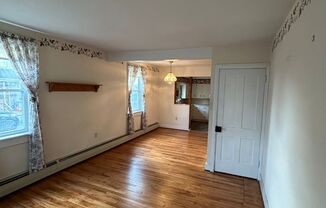 2 beds, 1 bath, $1,295, Unit Apt. B