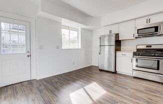 3 beds, 1 bath, $1,699, Unit South Side Slopes