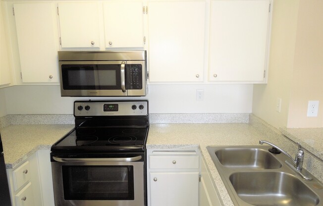 Studio, 1 bath, 475 sqft, $1,995, Unit F110