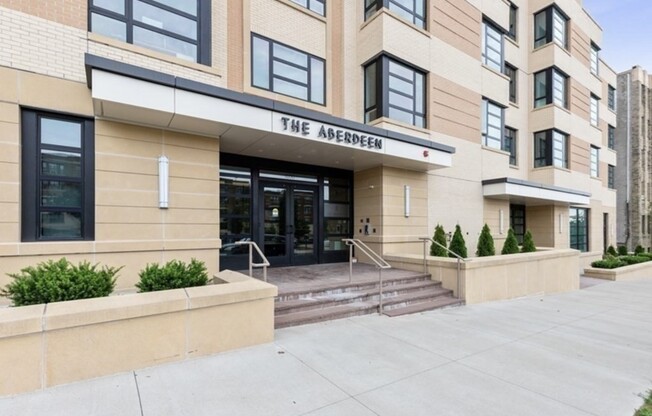 2 beds, 2 baths, 951 sqft, $4,000, Unit 309