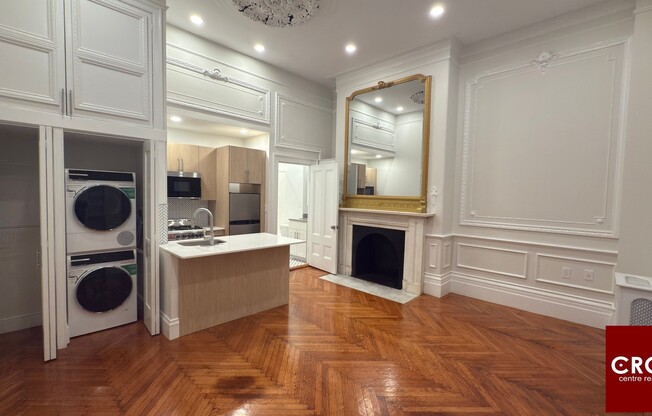 2 Joy St